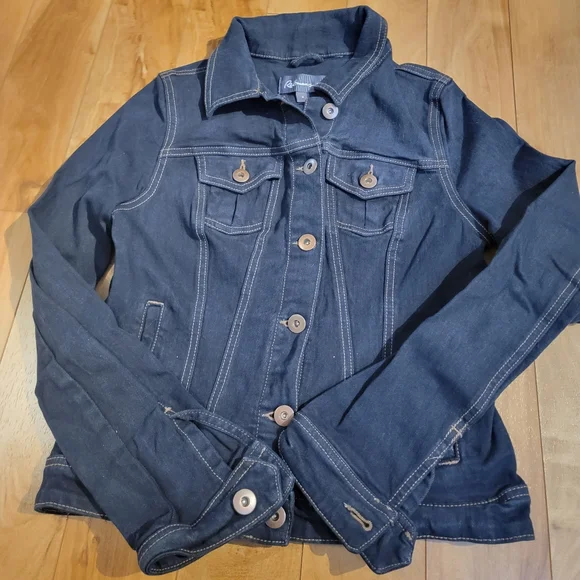 Jean jacket - Picture 1 of 2